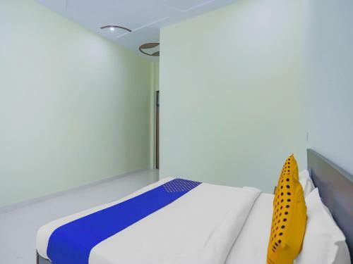 Spot On 79133 Hotel Ansh Palace