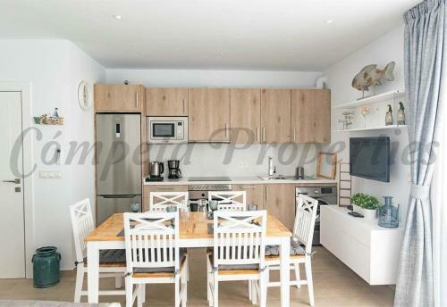 Luxury Apartment In C�mpeta