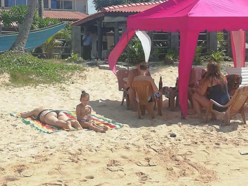 Hotel Rainbow Beach Resort