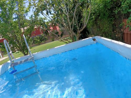 Villa Ada Con Jardin Y Piscina
