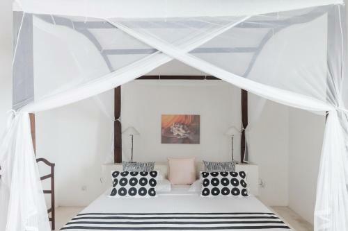 Green Parrot Beachvilla - Private Pool - 6 Pers