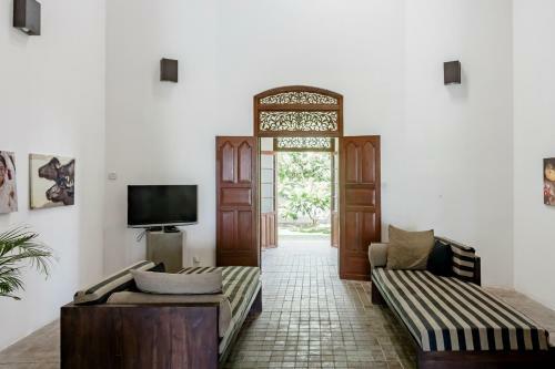 Green Parrot Beachvilla - Private Pool - 6 Pers