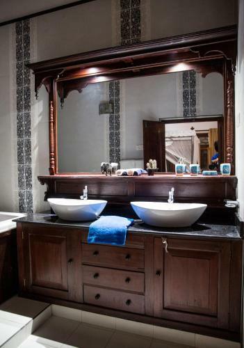 Hostal Amba Luxury Boutique Retreat