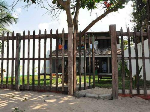 Hostal Garland Beach Villa
