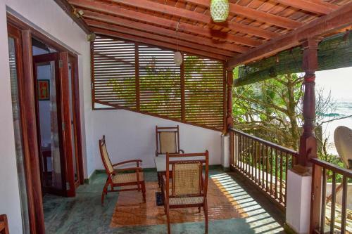 Hostal Garland Beach Villa