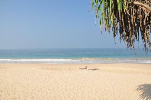 Hostal Garland Beach Villa