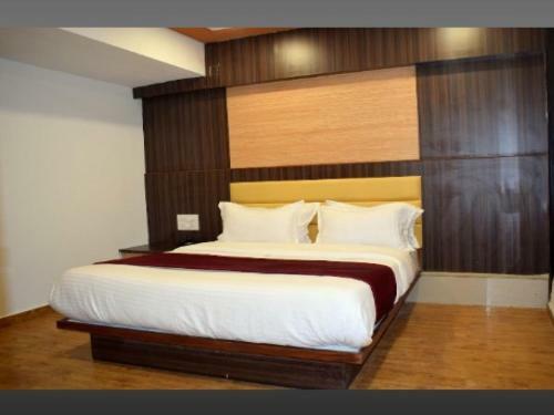 Oyo 81037 Hotel Palak