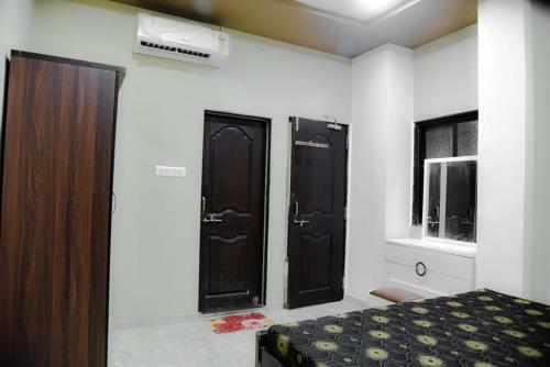 Charyana Hotel And Serviced Apartments