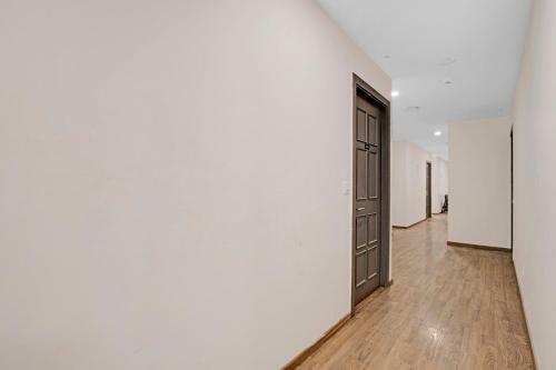 Townhouse 858 Hotel N Y