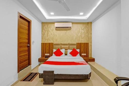 Oyo 84426 Hotel Sungold