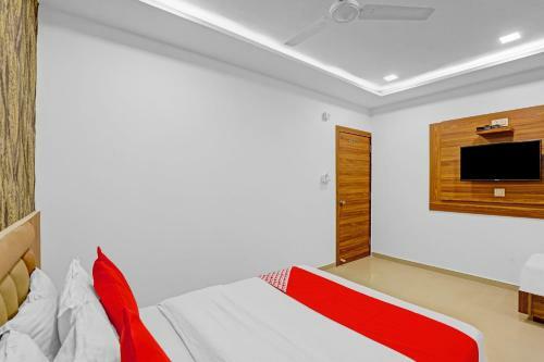 Oyo 84426 Hotel Sungold