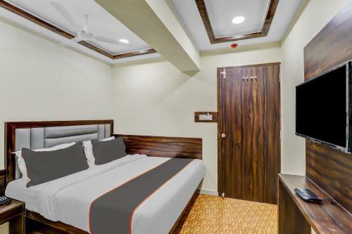 Collection O 83963 Hotel Silver Inn