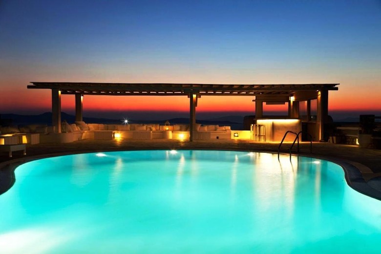 En Lefko Prive Suites Hotel