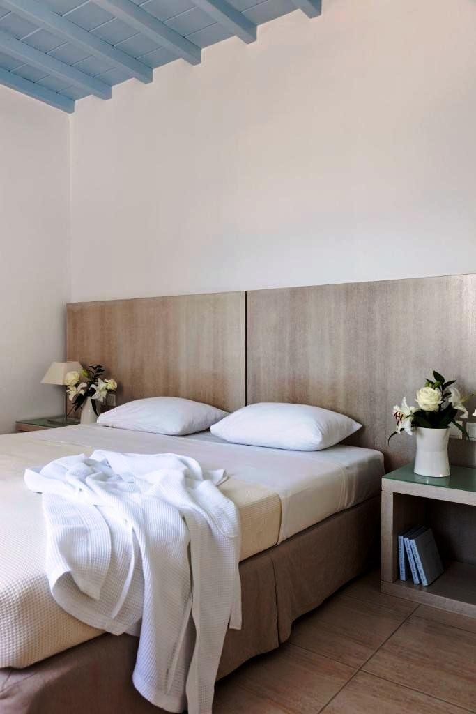 En Lefko Prive Suites Hotel