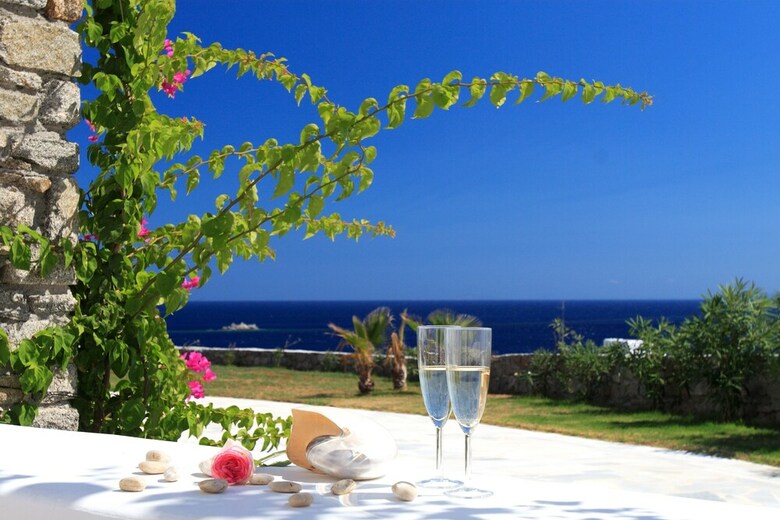 En Lefko Prive Suites Hotel