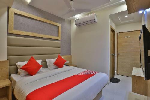 Hotel Hill Park By Sky Stays