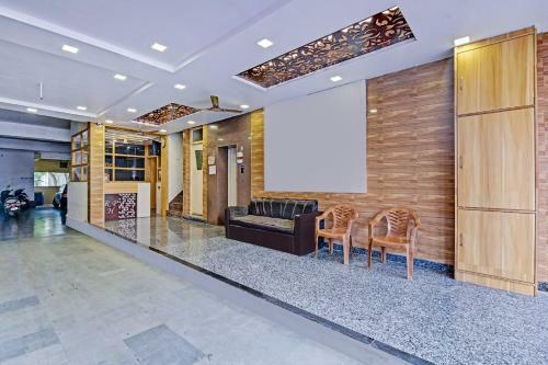 Oyo 81977 Hotel Riddhi