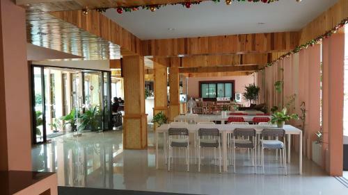 Hotel Juntima Place At Amphawa
