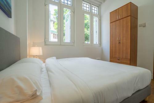 Clubhouse Residences Maple 1br Apartment (Staycation Approved)