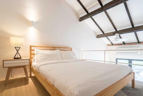 Hotel Vista Studio Loft Suites (staycation Approved)