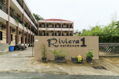 Hostal Riviera Residence