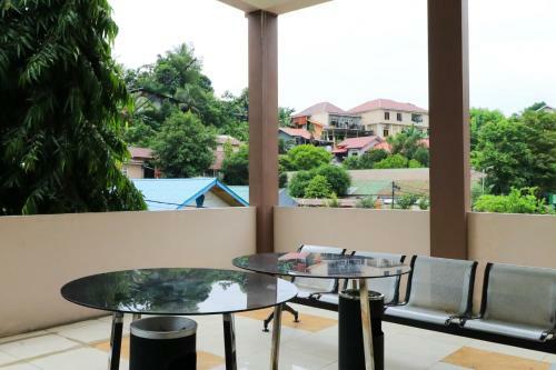 Hostal Riviera Residence