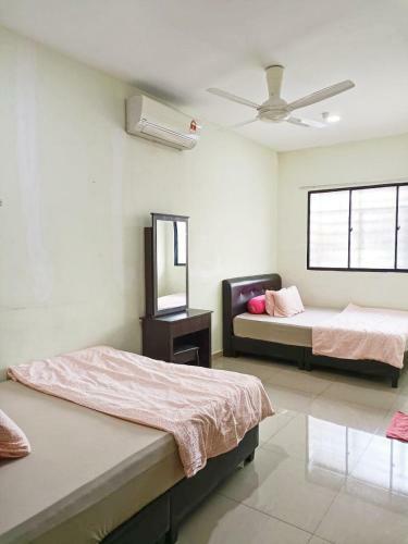 Jelutong Georgetown Double Storey 15pax Not For Party