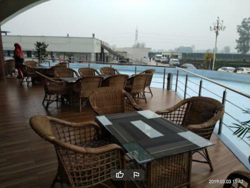 Hotel Titanic Resort Faisalabad