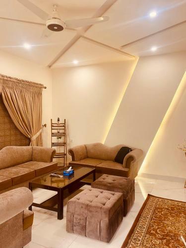 Fully Serviced 2 Br Independent Portion In Wapda City