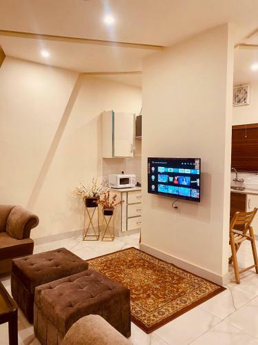 Fully Serviced 2 Br Independent Portion In Wapda City