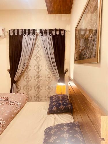 Fully Serviced 2 Br Independent Portion In Wapda City
