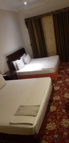 Hotel The One