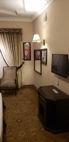Hotel The One