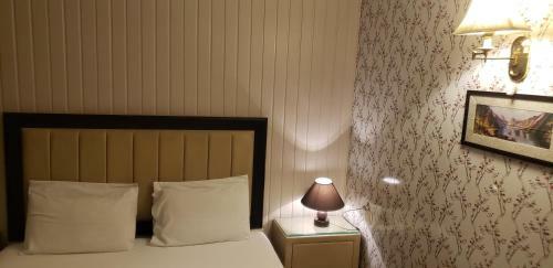 Hotel The One