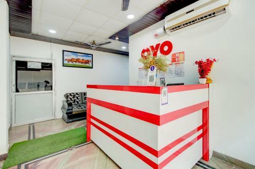 Vaccinated Staff - Oyo 74271 Hotel Nivri Palace
