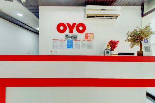 Vaccinated Staff - Oyo 74271 Hotel Nivri Palace