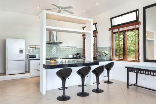 Ultimate Beachfront & Sea View Tai Pan Villa