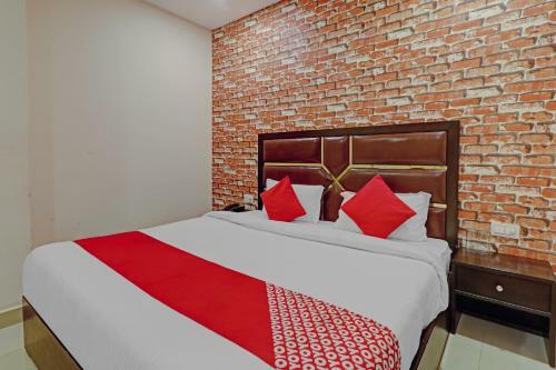 Hotel Oyo Flagship 82727 Golden Apple