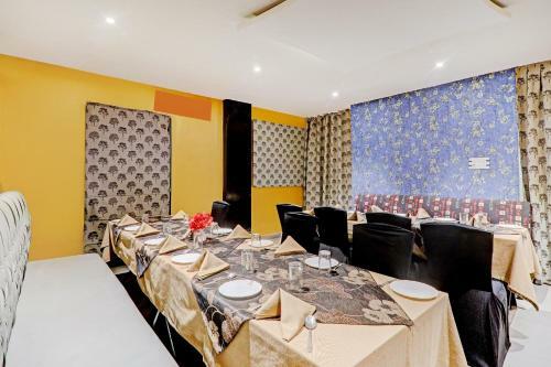 Hotel Oyo Flagship 82727 Golden Apple
