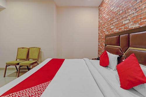 Hotel Oyo Flagship 82727 Golden Apple