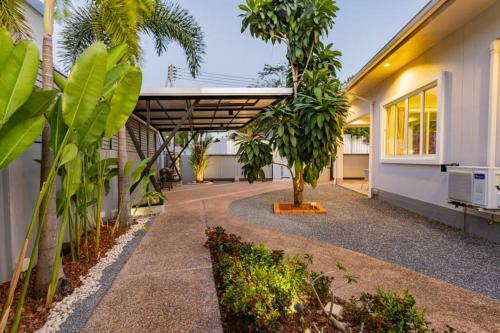 Breath-taking 5 Star Pool Villa Smooth As Silk