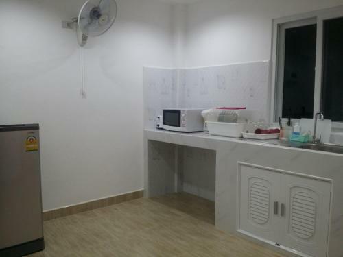 For Friends House 1006