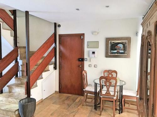 Apartamento D�plex Con Patio Junto Al Centro