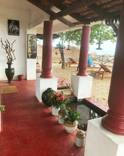 Hostal House In The Beach