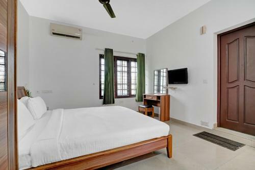 Hotel Collection O 83224 Breeze Garden Resort