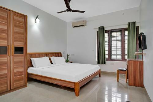 Hotel Collection O 83224 Breeze Garden Resort