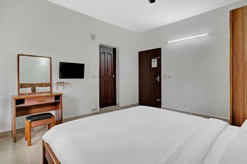 Hotel Collection O 83224 Breeze Garden Resort