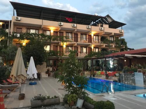 Ozturk Hotel