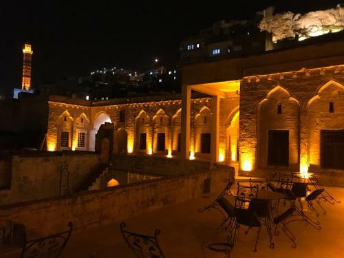 Hostal Kasr-i Abbas Hotel