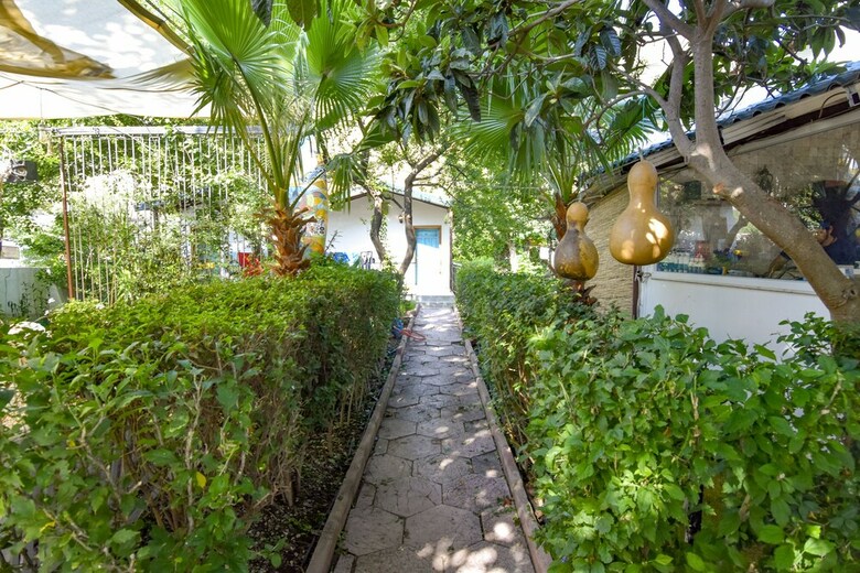 Ceneviz Hotel
